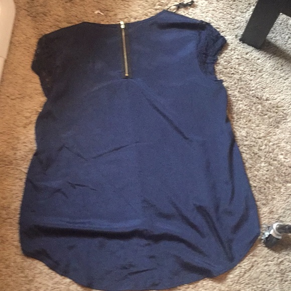 Lace top - Picture 2 of 3